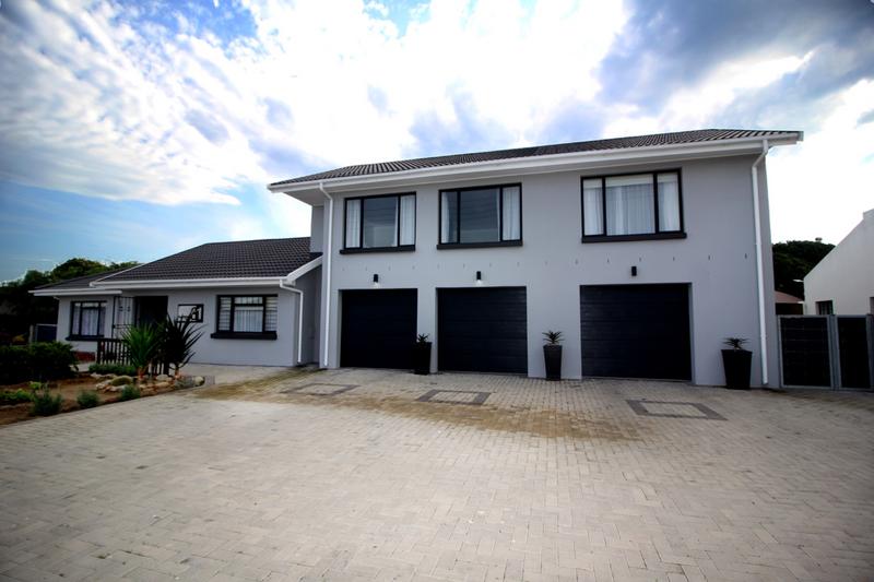 5 Bedroom Property for Sale in Fraaiuitsig Western Cape